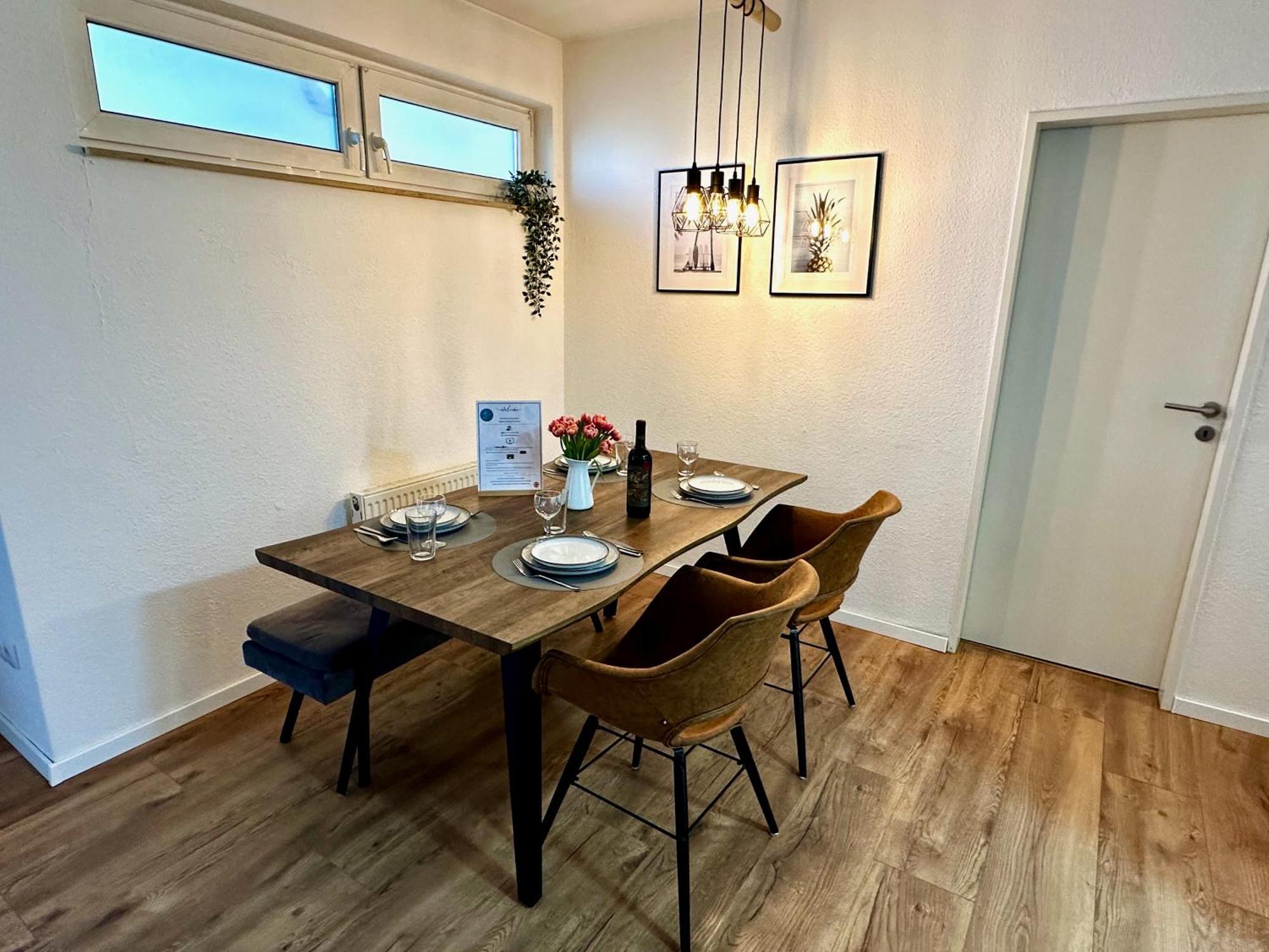 Geraeumiges 2R City-Apartment Uninaehe Mit Tv Streaming, Terrasse Magdeburgo Exterior foto